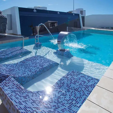 Playa Blanca Sleeps 12 Air Con Wifi Playa Blanca (Lanzarote)