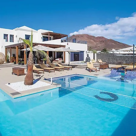 Playa Blanca Sleeps 12 Air Con Wifi * Playa Blanca (Lanzarote)