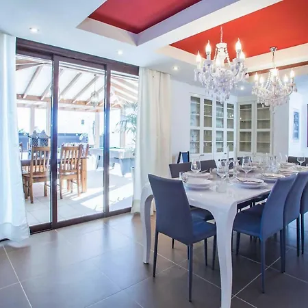 Playa Blanca Sleeps 12 Air Con Wifi Playa Blanca (Lanzarote)