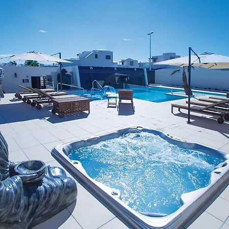 Willa Playa Blanca Sleeps 12 Air Con Wifi *